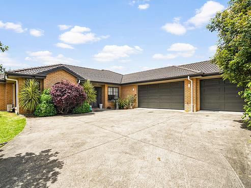 6 Stanton Place, Huntington