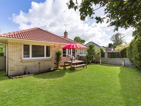 13 Manse Road, Pahurehure