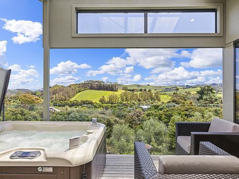 18 Waiata Road, Onetangi