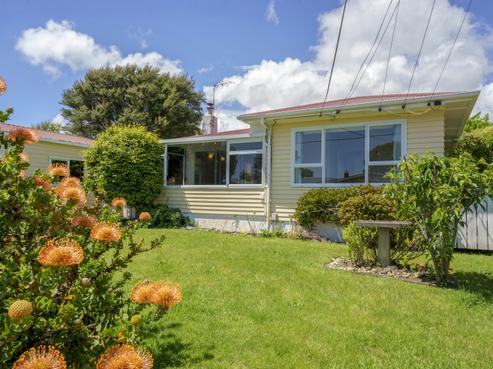 57 Dale Road, Raumati South