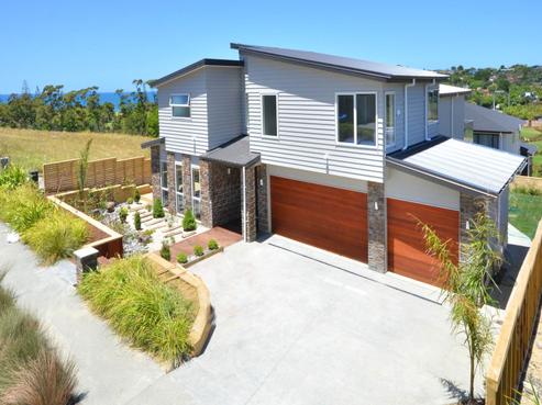 11 Bearing Parade, Long Bay