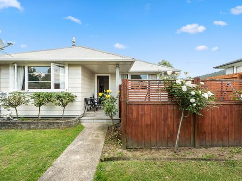 23 Lisa Crescent, Mangakakahi