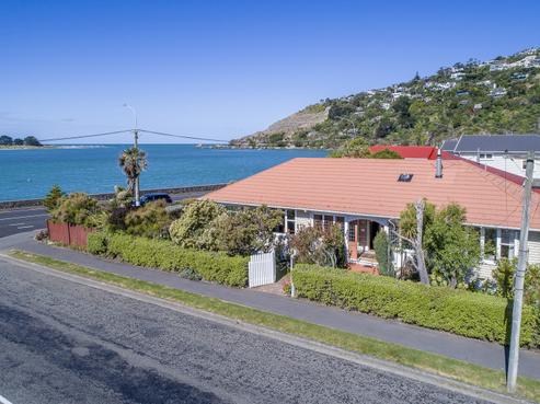 1 Bay View Road, Moncks Bay