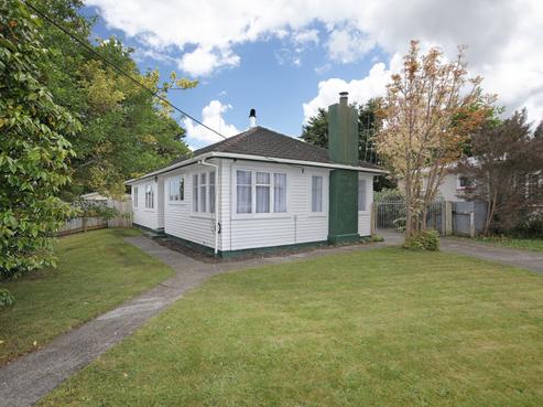 24 Churchill Avenue, Feilding
