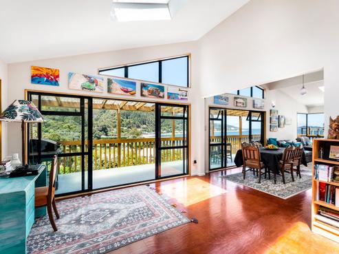 13A Ferry Road, Days Bay