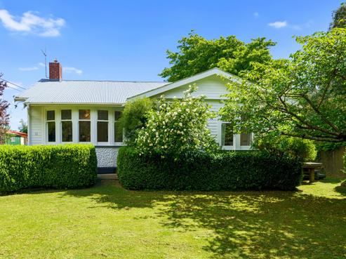 12 Daniel Street, Martinborough