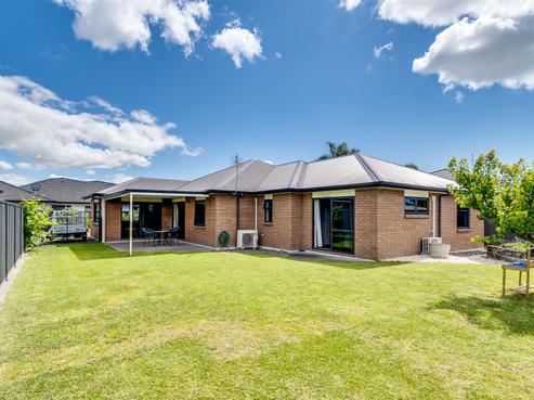 9 Lewis Way, Poraiti