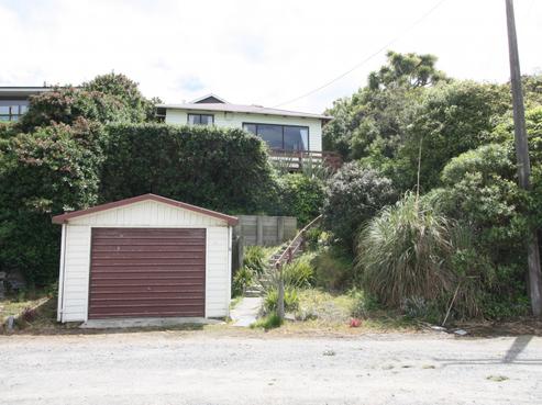 2 Moana Street, Kaka Point
