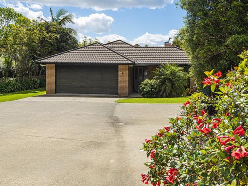 4 Curlew Place, One Tree Point
