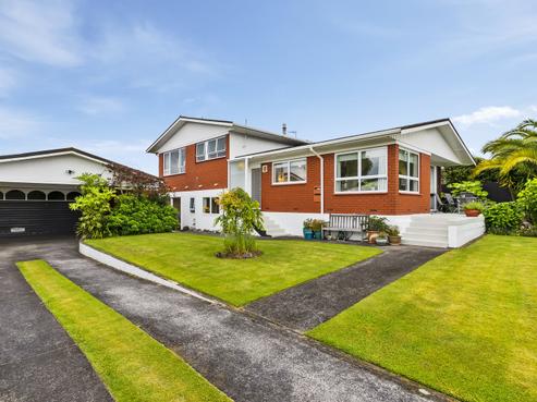 12 Cheops Street, Westbrook