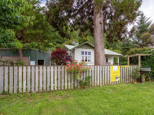 37 Watt Street, Featherston
