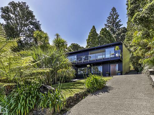 90 Takahe Road, Titirangi