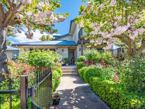 1107A Outram Road, Akina