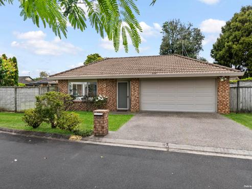 25A Youngs Road, Papakura