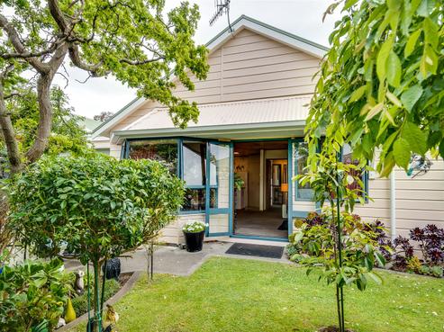 6/409 Eastbourne Street East, Hastings
