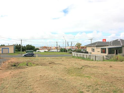 306 Gore Street, Bluff