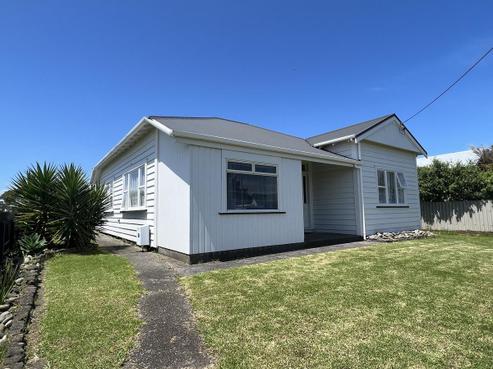 13 High Street West, Waitara