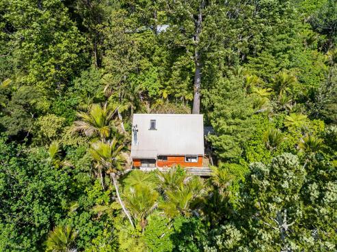 11 Valley View Road, Titirangi