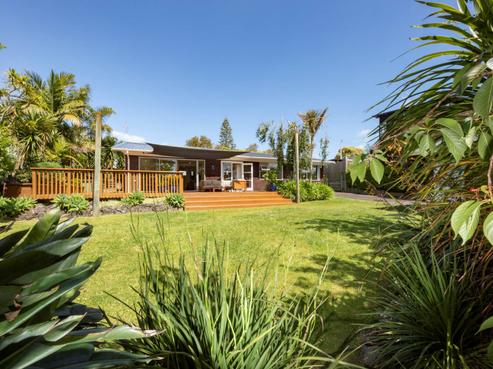 60 Fairmount Road, Titirangi