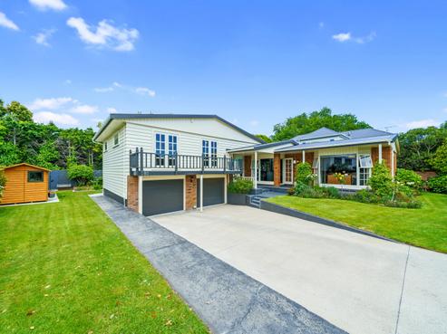 80 Queens Grove, Central Hutt