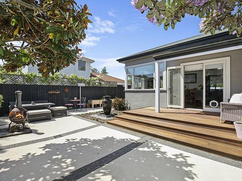 2 Cleveland Street, Edgeware