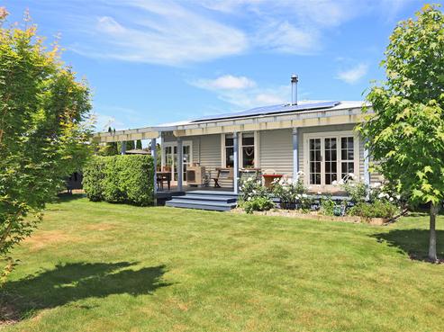 506B Park Road South, Akina