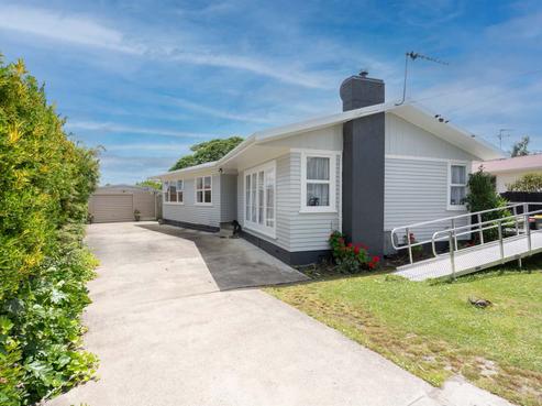 15 Sundown Crescent, Melville