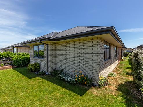 7 Charente Way, Yaldhurst
