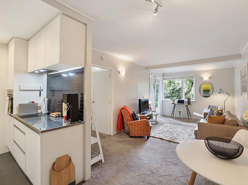 2/49 Curran Street, Herne Bay