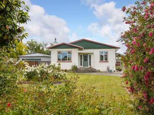 16 York Street, Solway