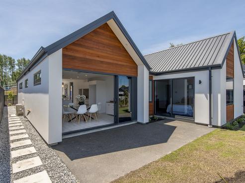 2 Tulett Park Drive, Casebrook