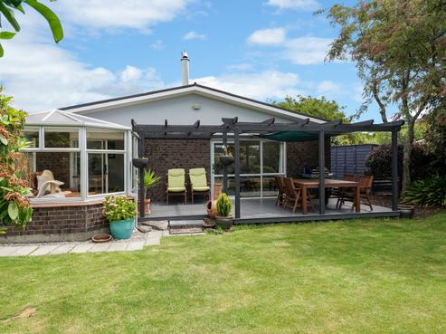 3 Rewarewa Crescent, Waikanae