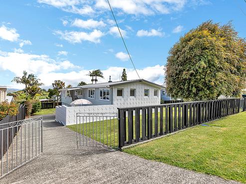 10 Old Parua Bay Road, Parahaki