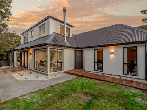 187 Rocking Horse Road, Southshore