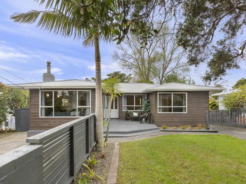 49 Cron Avenue, Te Atatu South