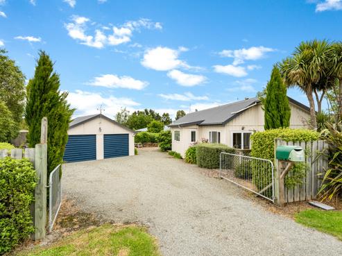2 Westview Drive, Weston