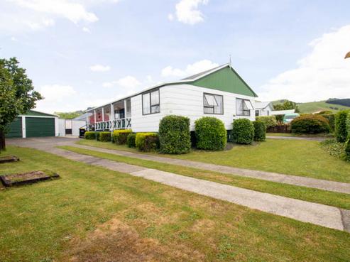 21 Washington Square, Paeroa