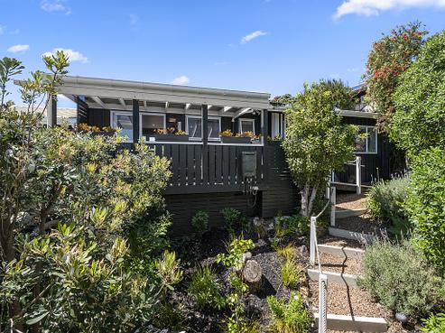 6 Kennedy Point Road, Surfdale