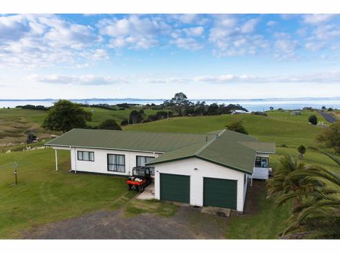 16 Tearoe Road, Manukau Heads