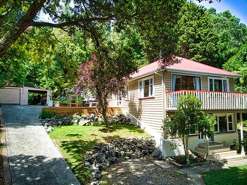 25 Western Road, Laingholm
