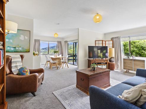 6 Sasanqua Way, Crofton Downs