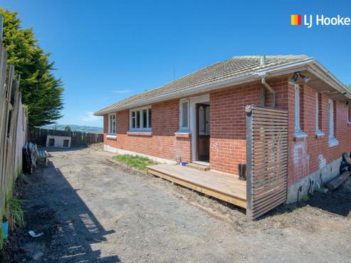 57 Columba Avenue, Calton Hill