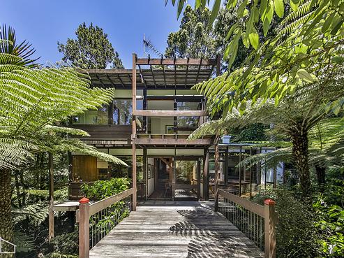 15 Tawini Road, Titirangi