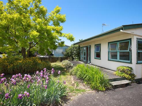 6 F Lowry Road, Whakatiwai