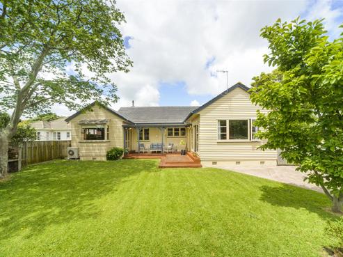 11 Park Road, West End