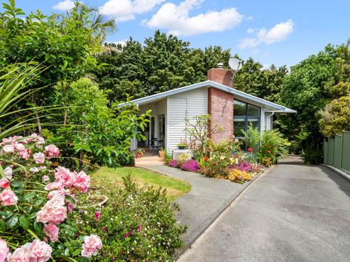 8 Jeeves Place, Tikipunga