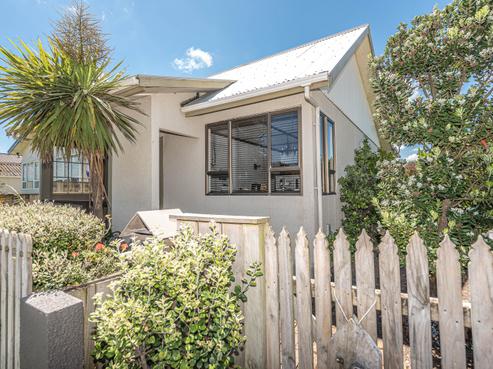 10 Seafront Road, Castlecliff