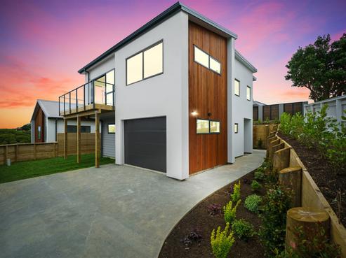 9 Saint Ives Drive, Mana
