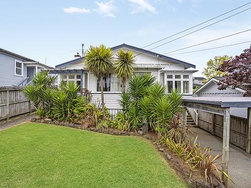 11 Epworth Avenue, Royal Oak