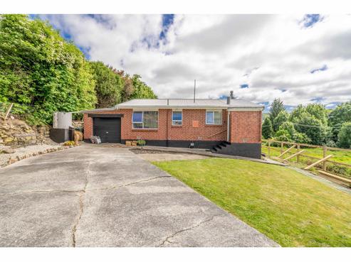 7 Iona Street, Lawrence